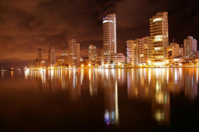 8MG-1 MANSION EN CARTAGENA CERCA AL MAR CON PISCINA, AIRE ACONDICIONADO Y WIFi